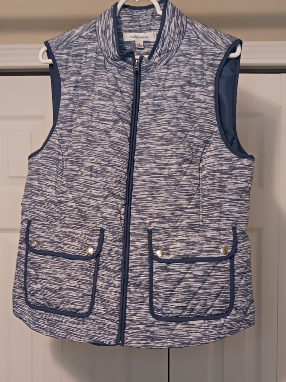 NWOT Croft & Barrow Blue/White Vest Size L